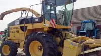 Кормоуборочный комбайн New Holland FX375