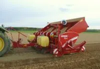 Картофелесажалка Grimme GL 660 (МЕЖД. 75 СМ,С ОБОРУДОВАНИЕМ ДЛЯ ВНЕСЕНИЯ УДОБРЕНИЙ)